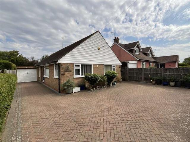 Bungalow for sale in Highwood, Horsham