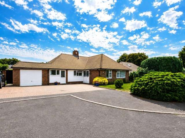 Bungalow for sale in Highcliffe