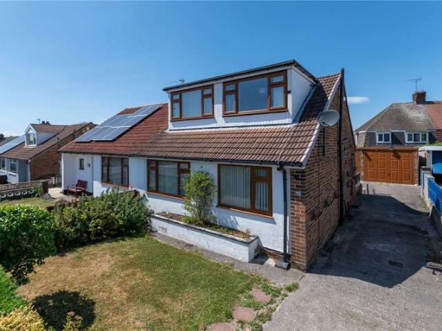 Bungalow for sale in West Ardsley, Tingley