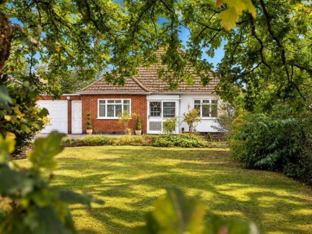 Bungalow for sale in Green Close, Warwickshire