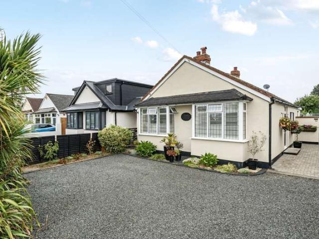 Bungalow for sale in Slough, Cippenham