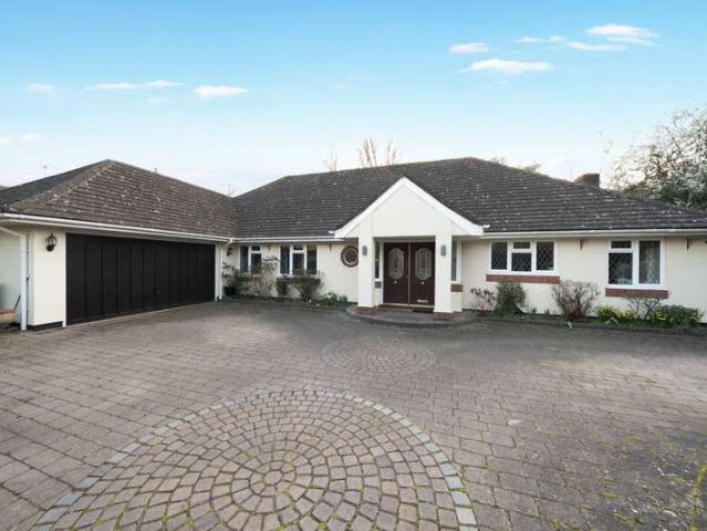 Bungalow for sale in Gerrards Cross, Denham