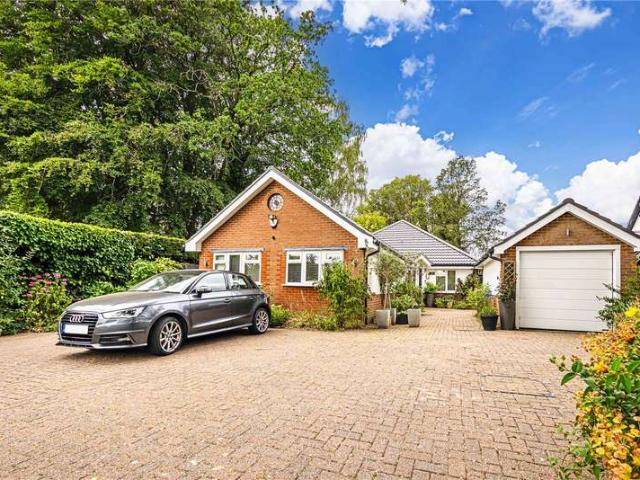 Bungalow for sale in Holywell, Studham