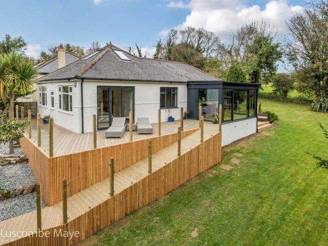 Bungalow for sale in Strode, Devon