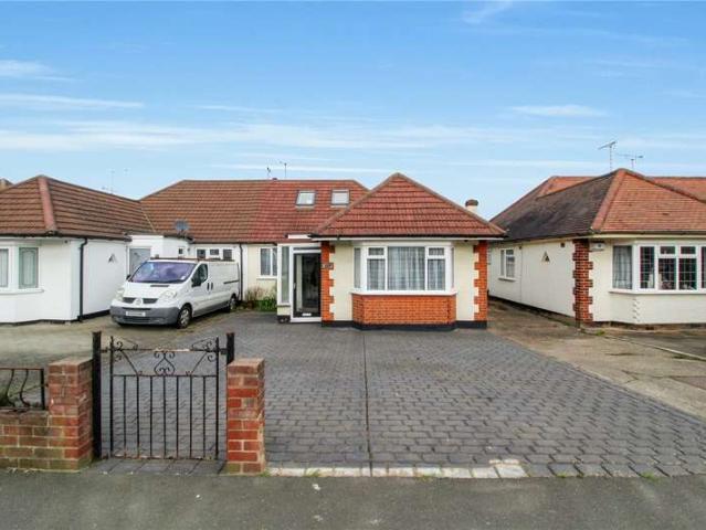 Bungalow for sale in Alton Barnes, Essex