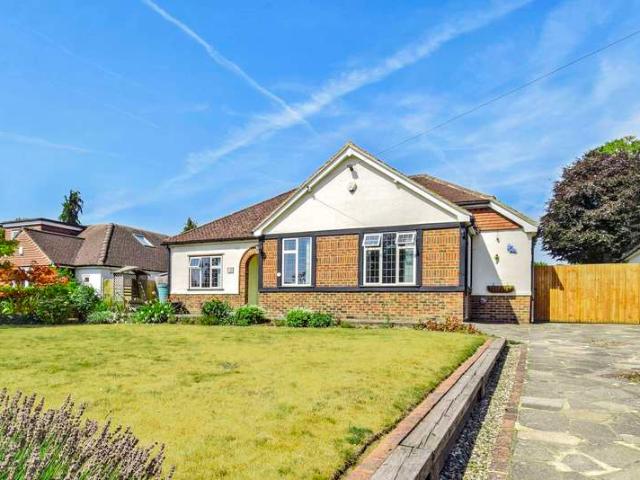 Bungalow for sale in The Butts, Kent