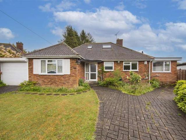 Bungalow for sale in The Butts, Kent