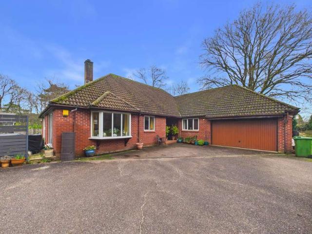 Bungalow for sale in West Hill, Budlake