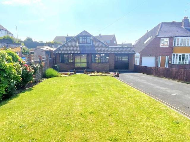 Bungalow for sale in Halesowen, West Midlands