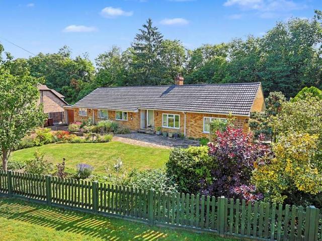 Bungalow for sale in Oaklands, Fretherne