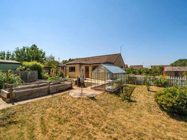 Bungalow for sale in Faringdon, Vale of White Horse