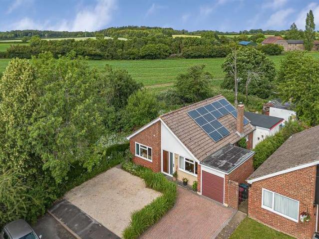 Bungalow for sale in Caversham Park, Reading
