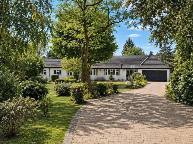 Bungalow for sale in Oaklands, Fretherne