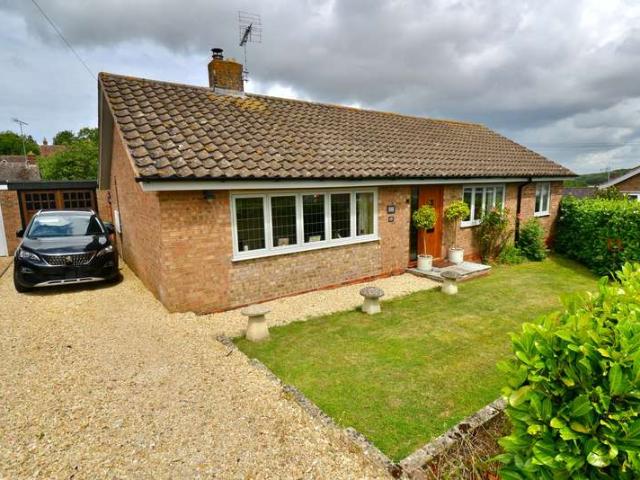 Bungalow for sale in Atch Lench, Wychavon