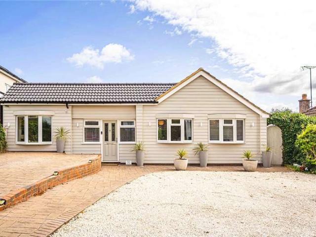 Bungalow for sale in Pouchen End, Hertfordshire