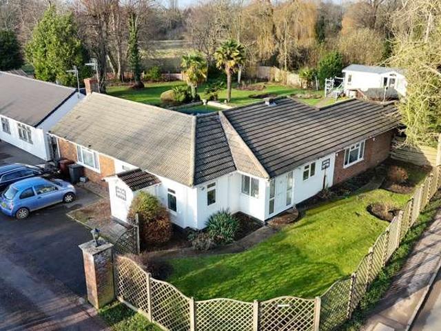 Farm for sale in Borehamwood, Hertfordshire