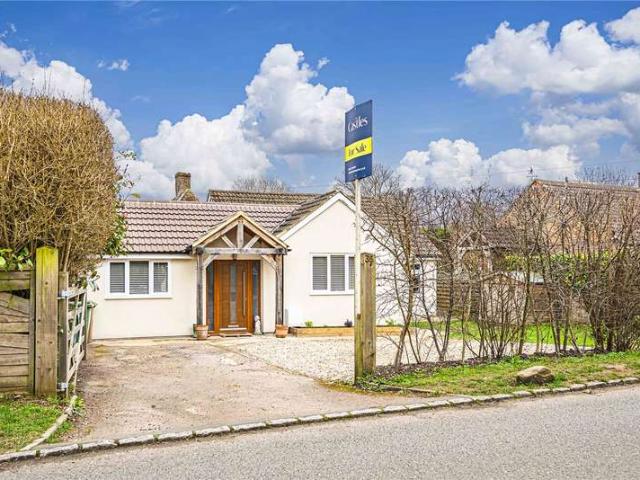 Bungalow for sale in Edlesborough, Buckinghamshire