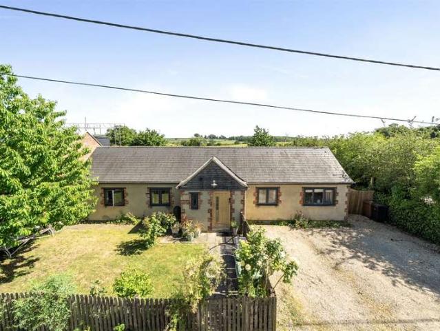 Bungalow for sale in Dromore, Oxfordshire