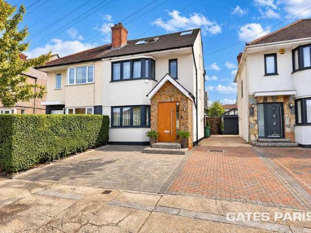 Bungalow for sale in London Borough of Havering, Greater London