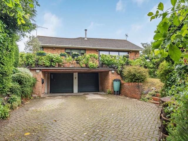 Bungalow for sale in Cargate, Aldershot
