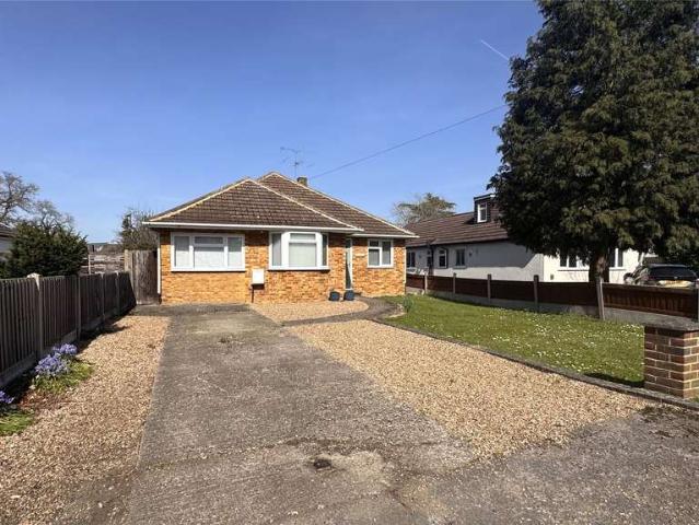 Bungalow for sale in Wraysbury