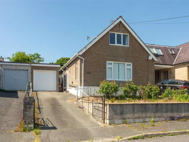 Bungalow for sale in Llanrug, Wales