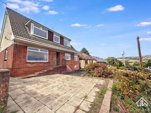 Bungalow for sale in Llanbradach, Wales