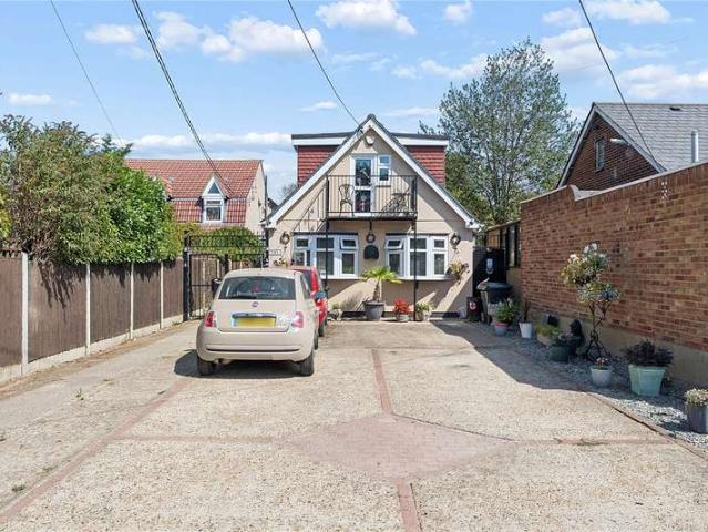 Bungalow for sale in Orchard Village, Greater London