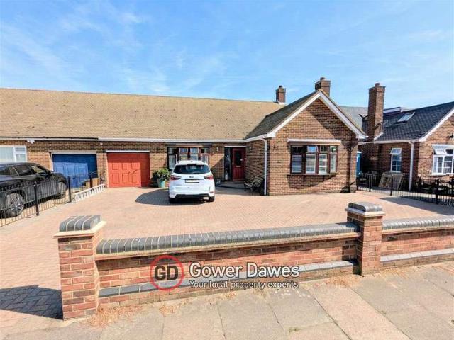 Bungalow for sale in Chadwell St Mary, Essex