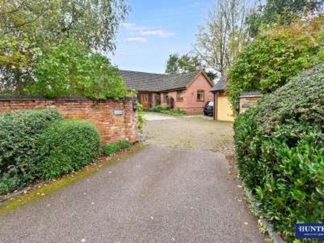 Bungalow for sale in Great Glen, Harborough