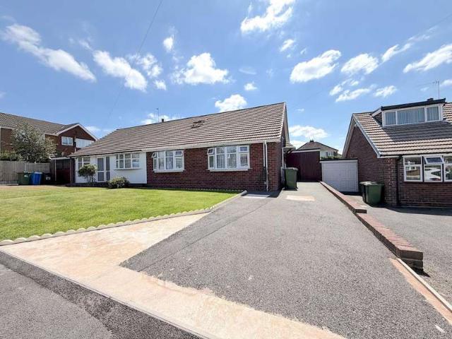 Bungalow for sale in Landywood, South Staffordshire
