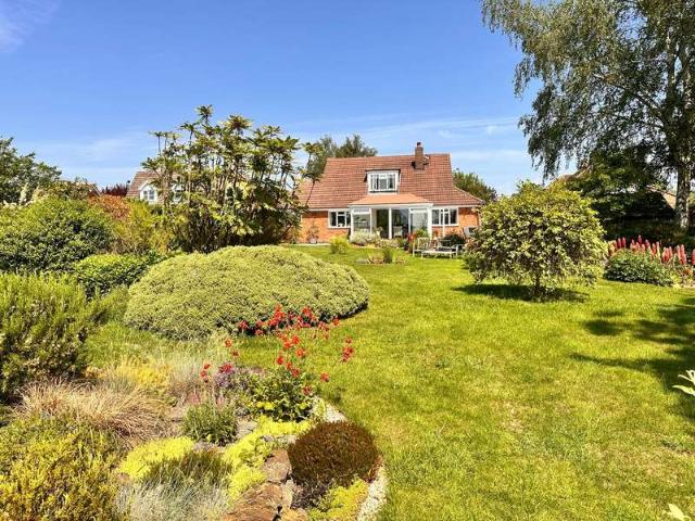Bungalow for sale in Whissendine, Rutland