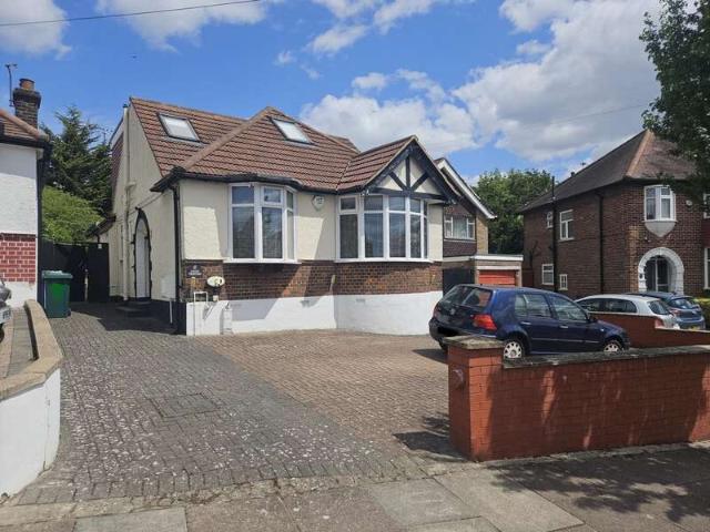 Bungalow for sale in The Hale, Greater London