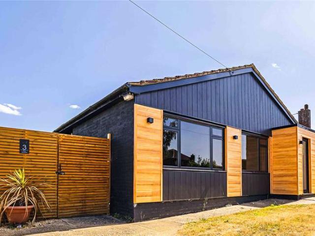 Bungalow for sale in Chartridge Park, Asheridge
