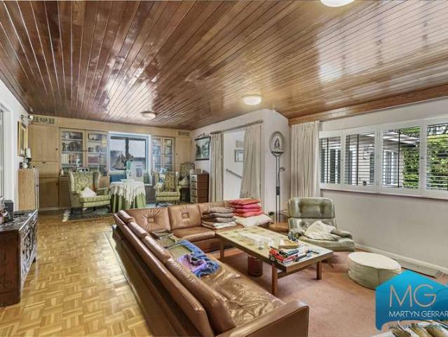 Bungalow for sale in Barnet, London Borough of Barnet