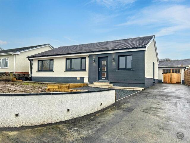 Bungalow for sale in Cwmffrwd, Wales