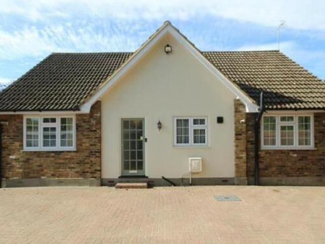 House for rent in Navestock Side, Essex