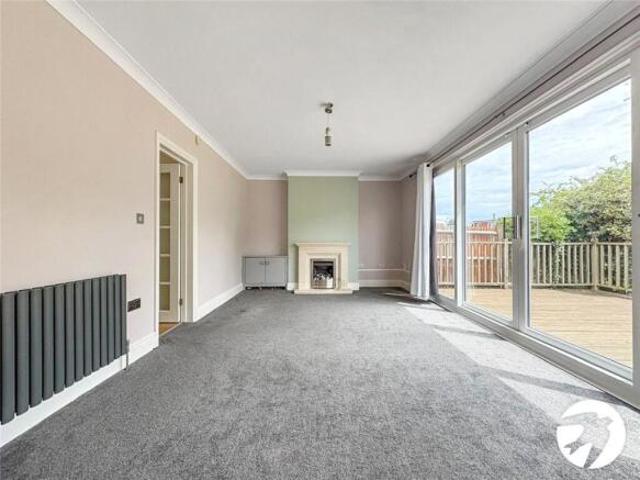 Bungalow for rent in Orpington, Greater London