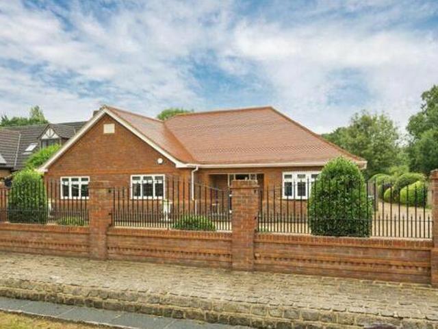 House for sale in Row Town, Surrey