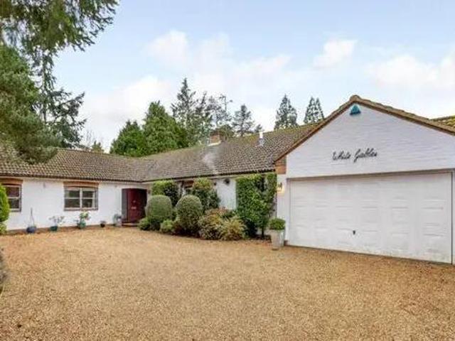 House for rent in Hatching Green, Five Acres