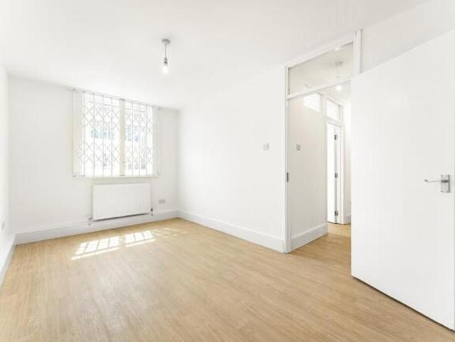 Bungalow for rent in South Hackney, Greater London