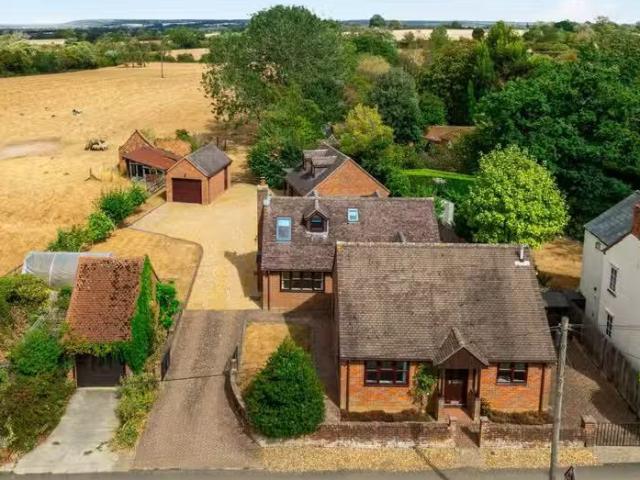 House for rent in Burcott, Wing