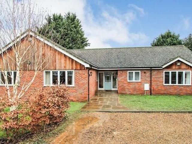 House for rent in Five Acres, Hertfordshire