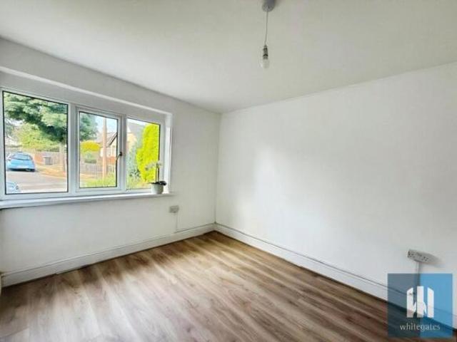 Bungalow for rent in Milnsbridge, West Yorkshire