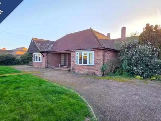 House for rent in Broadfield, Glynde