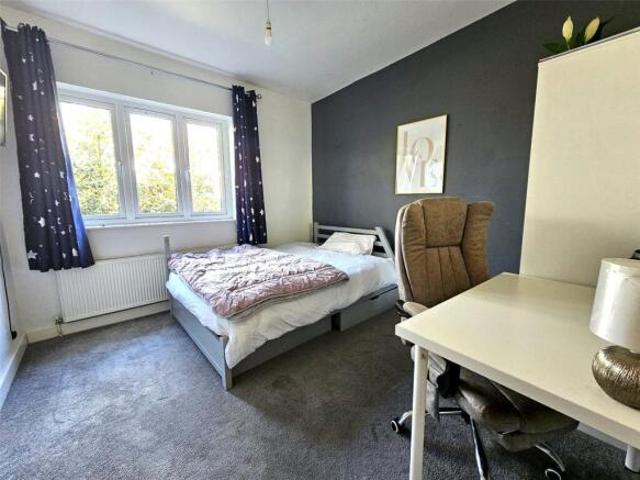 Bungalow for rent in Hornchurch, Greater London