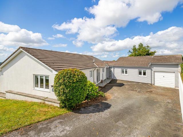 Bungalow for sale in Strode, Devon