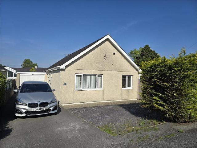 Bungalow for sale in Llanrug, Wales