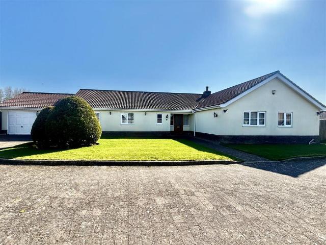 Bungalow for sale in Bedingfield, Suffolk