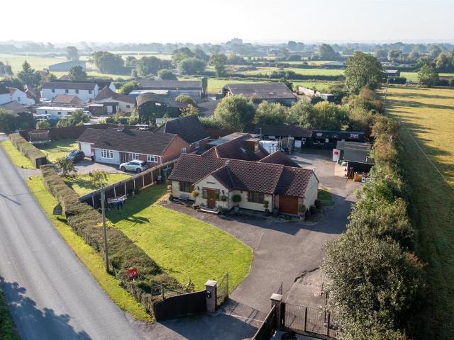 Bungalow for sale in East Huntspill